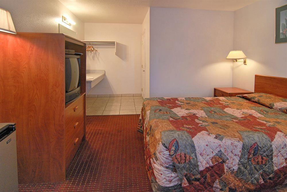 Rodeway Inn Cedar City Bagian luar foto