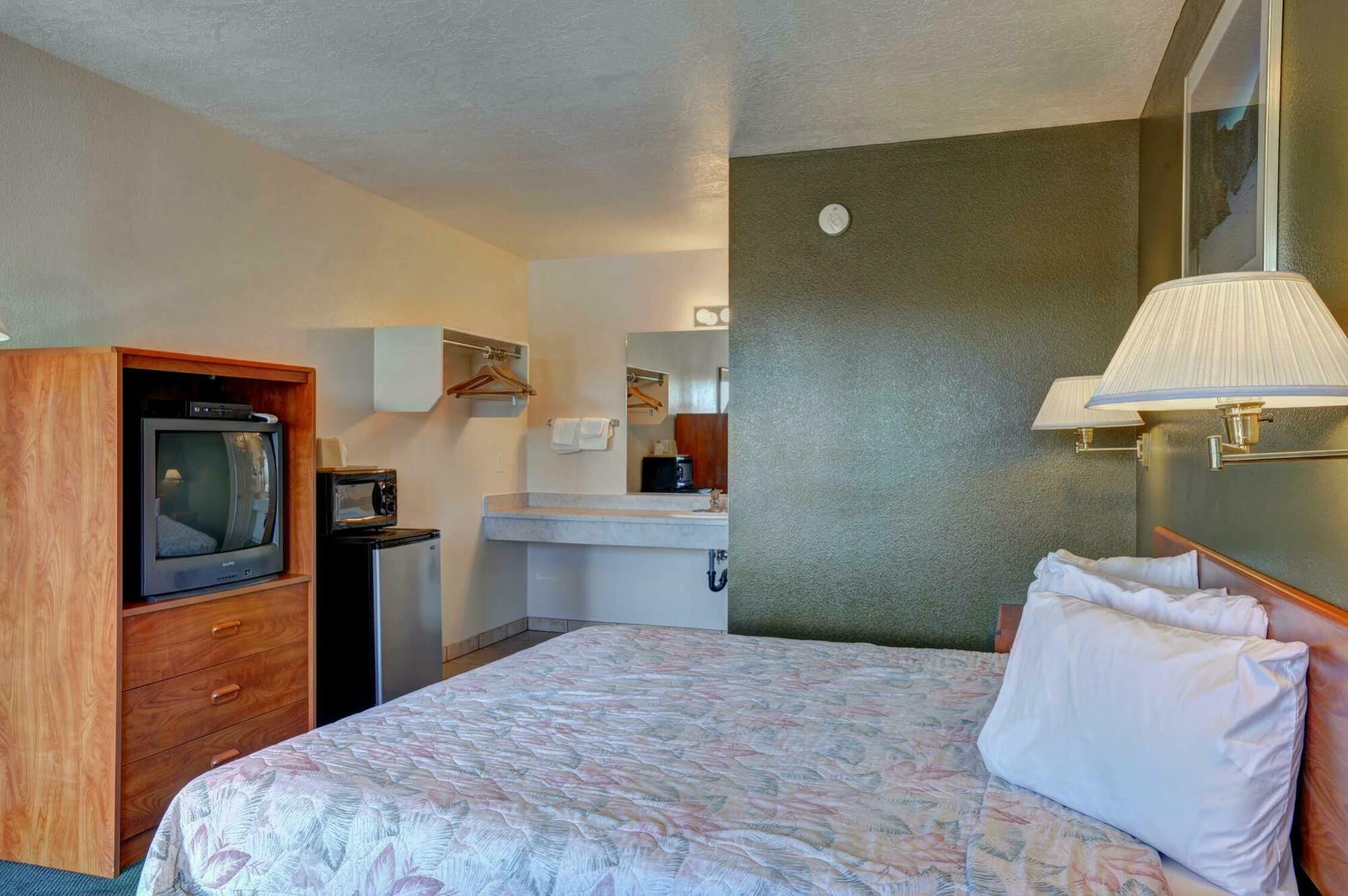 Rodeway Inn Cedar City Bagian luar foto