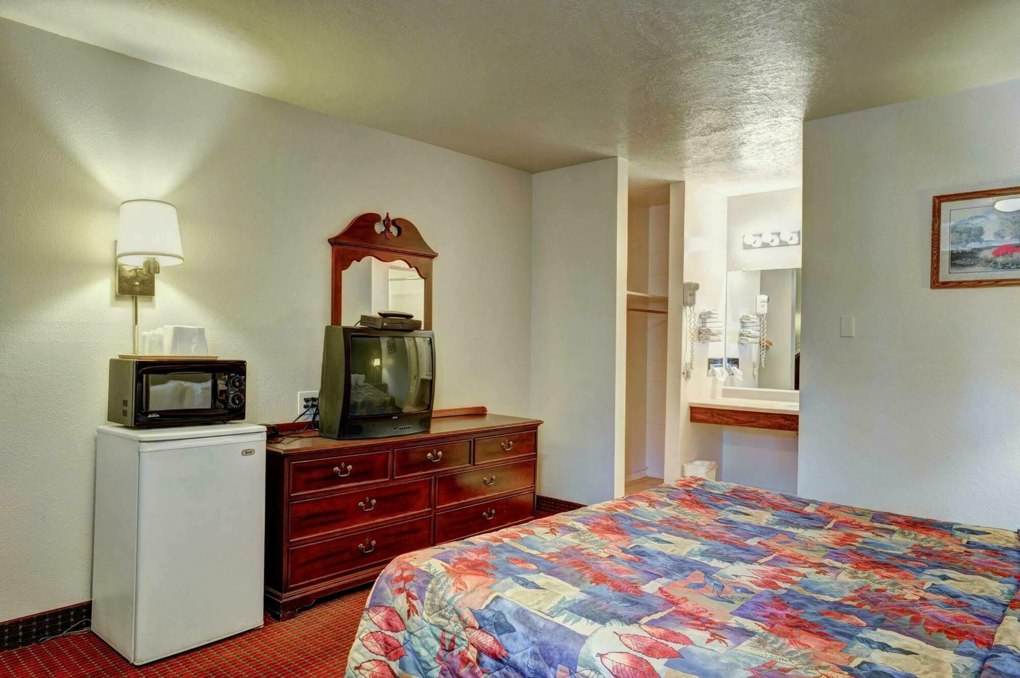 Rodeway Inn Cedar City Bagian luar foto